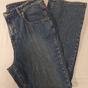 Units Woman -Distressed Straight Leg Jeans- Size 18W
